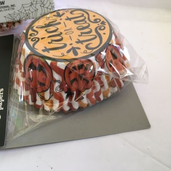 Halloween Sweet Creations Cupcake Papers Trick Or Treat - Lot of 2 Pkgs, 50 Each - Picture 3 of 3